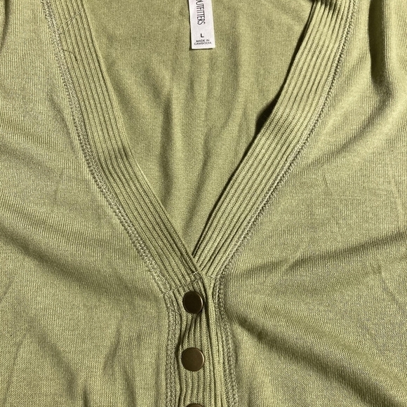 Zenana Outfitters Light Green Lightweight Snap Button Cardigan Sweater Spring L - Picture 3 of 6